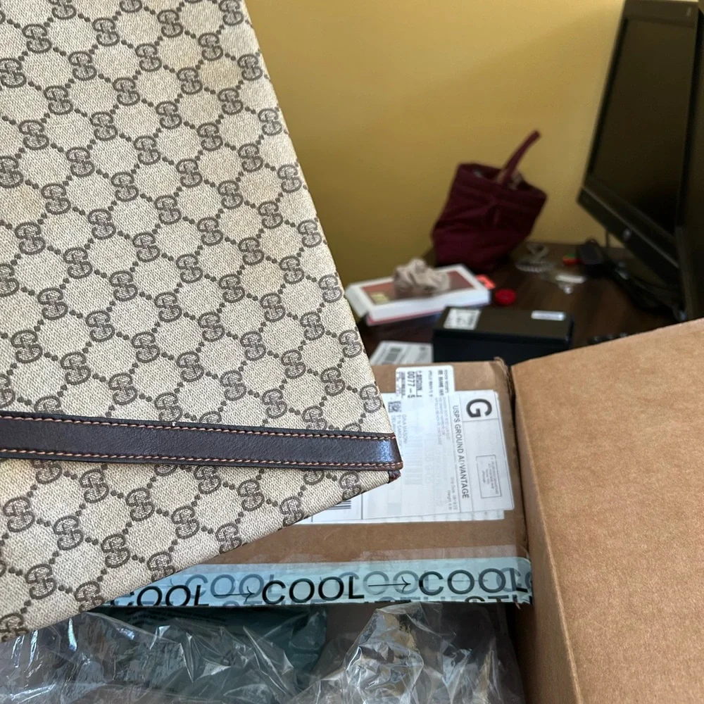 Gucci Beige and Brown Monogramclutch Bag - Picture 12 of 16